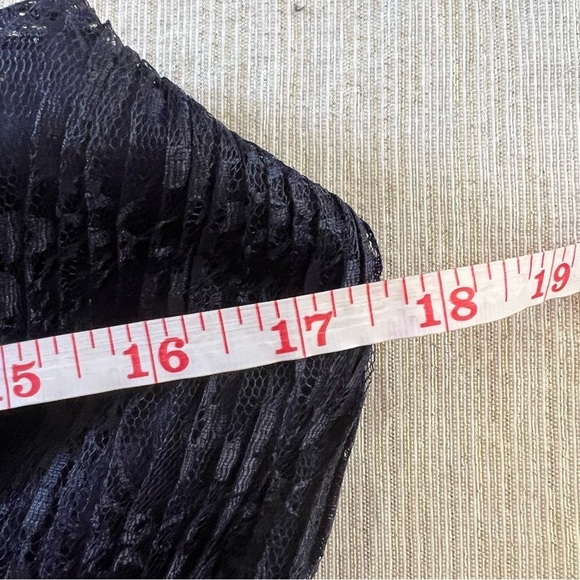 Lulu’s Date With a Daydream Pleated Lace Tiered Maxi Dress medium Navy blue - Picture 11 of 13